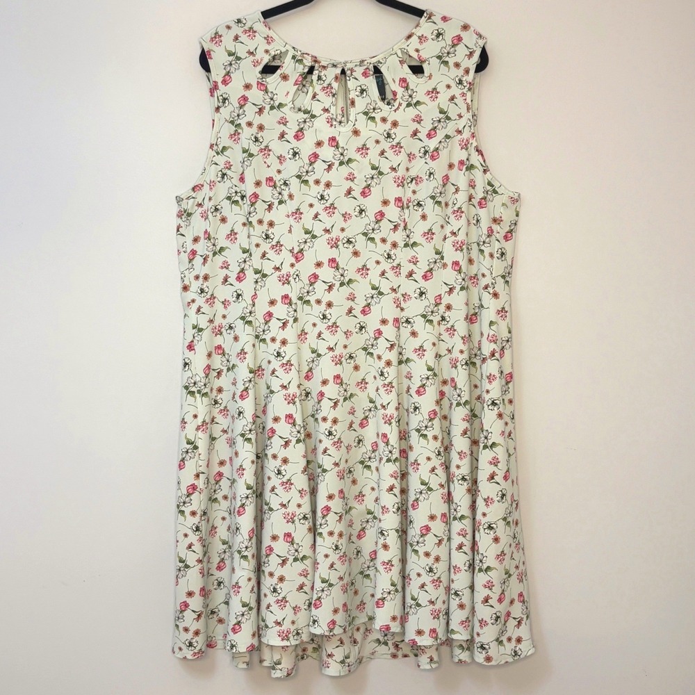 Gabby Skye Floral Fit and Flare Dress Keyhole Neckline Plus Size Mint Pink